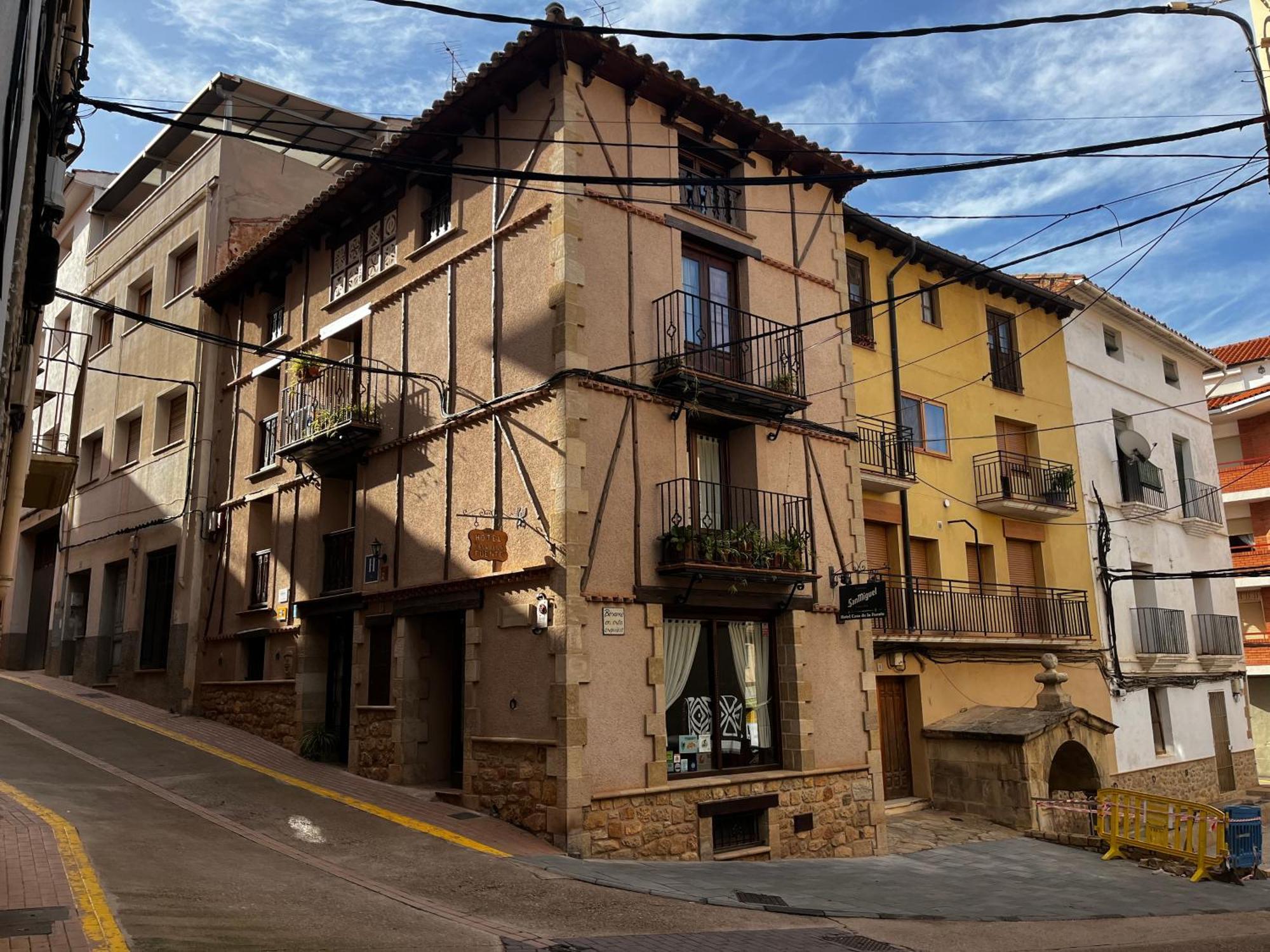 Hotel Casa De La Fuente Alcorisa Exterior photo